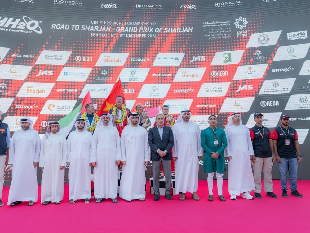 سلطان بن أحمد القاسمي يتوج الفائزين ببطولة العالم للزوارق السريعة 1 سلطان بن أحمد القاسمي يتوج الفائزين ببطولة العالم للزوارق السريعة