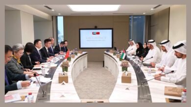 الإمارات والصين تبحثان تعزيز العلاقات الاقتصادية والاستثمارية