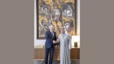 أنور قرقاش يلتقي وزير الدولة الألماني