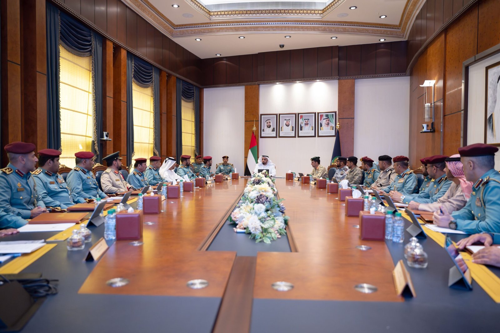 سيف بن زايد يترأس اجتماع مجلس "السعادة والإيجابية" بوزارة الداخلية