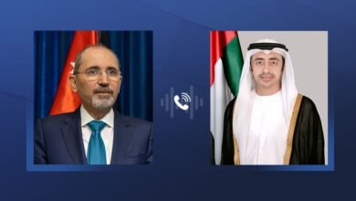 عبدالله بن زايد ووزير خارجية الأردن يبحثان هاتفيا التطورات في سوريا