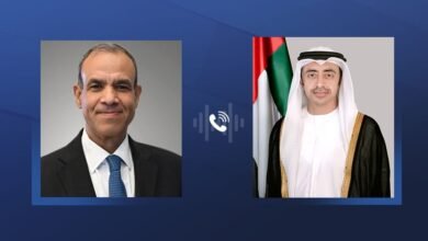 عبدالله بن زايد ووزير خارجية مصر يبحثان هاتفيا تطورات الأوضاع في سوريا