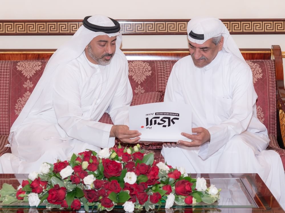حمد الشرقي يستلم مجموعة من الصور النادرة احتفاء بالذكرى الخمسين لتوليه مقاليد الحكم في الفجيرة 1 حمد الشرقي يستلم مجموعة من الصور النادرة احتفاء بالذكرى الخمسين لتوليه مقاليد الحكم في الفجيرة