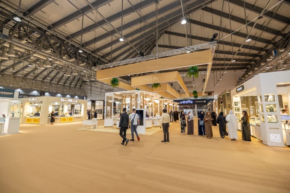 " معرض جواهر الإمارات" بنسخته الـ6 يستقطب 160 عارضا 1 " معرض جواهر الإمارات" بنسخته الـ6 يستقطب 160 عارضا
