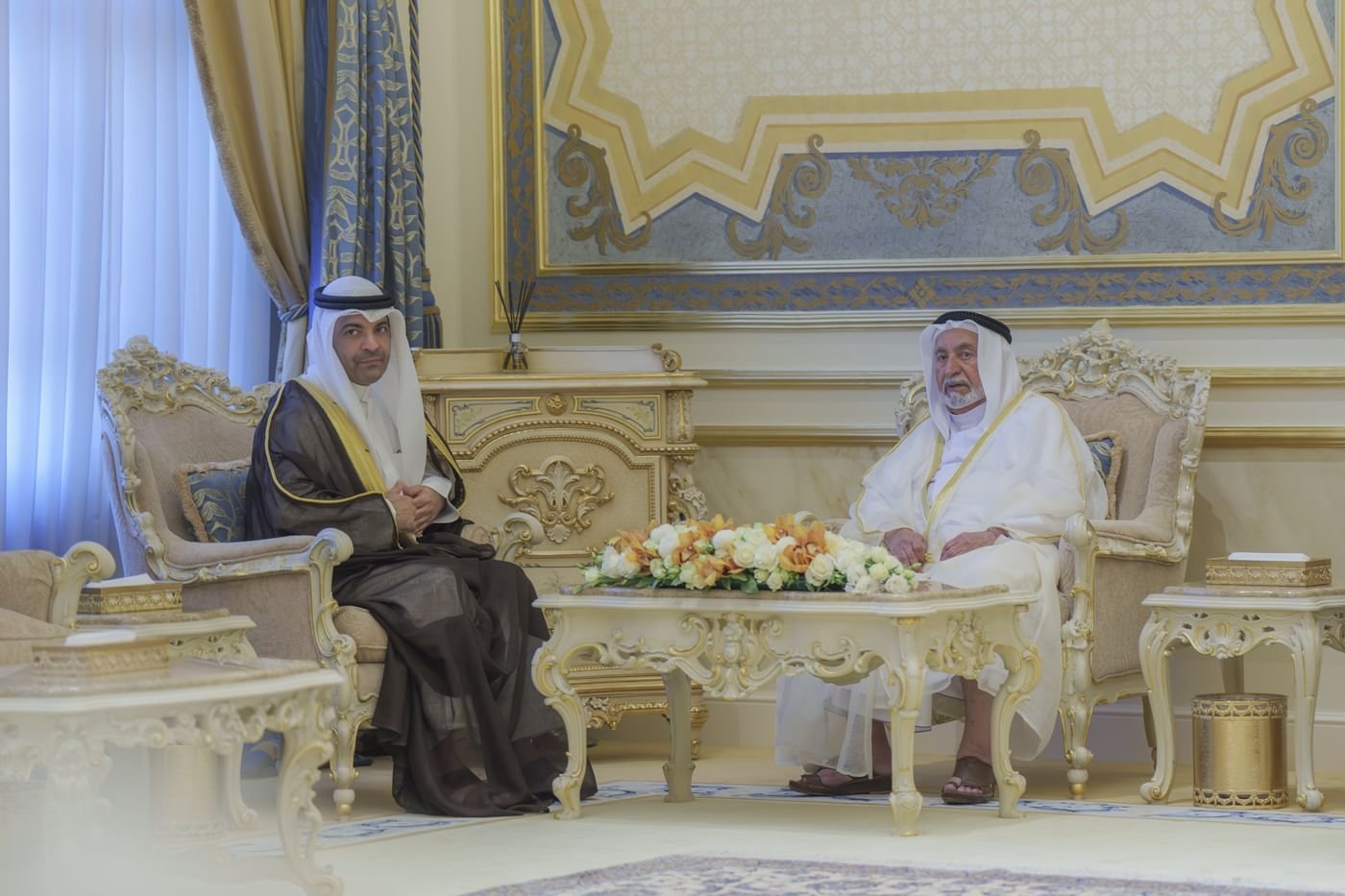 حاكم الشارقة يستقبل القنصل العام لدولة الكويت 1 حاكم الشارقة يستقبل القنصل العام لدولة الكويت