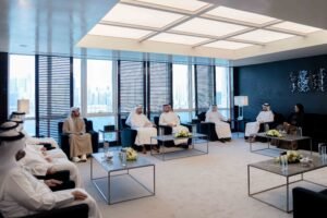 سلطان بن أحمد القاسمي يستقبل وفد "إي آند الإمارات"