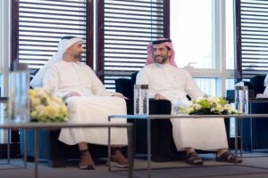 سلطان بن أحمد القاسمي يستقبل وفد "إي آند الإمارات"