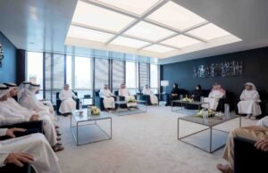 سلطان بن أحمد القاسمي يستقبل وزير العدل