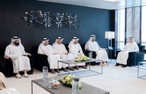 سلطان بن أحمد القاسمي يستقبل وزير العدل