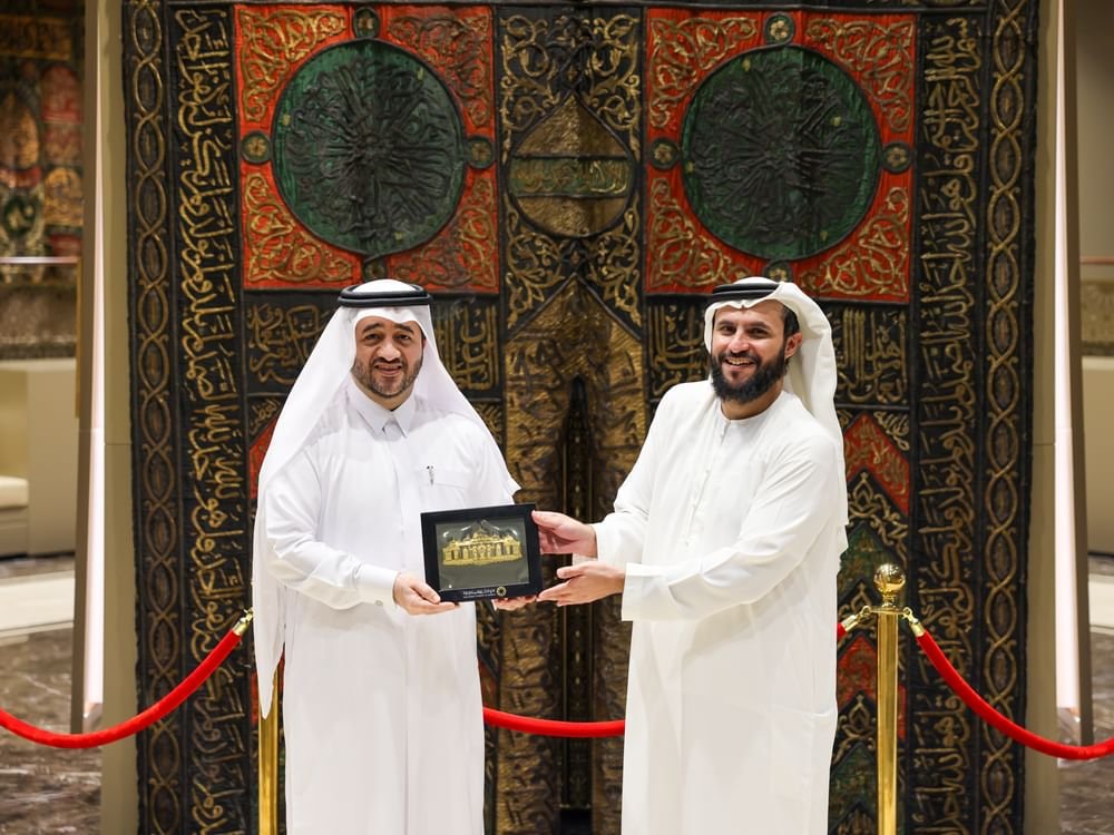 وفد قطري يطلع على ركائز مجمع القرآن الكريم بالشارقة