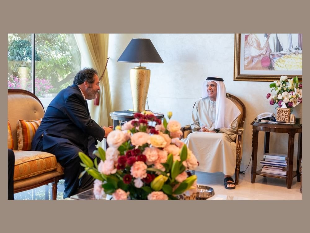 سعود بن صقر يستقبل قنصل عام مملكة هولندا