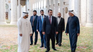 وزير الخارجية في الحكومة السورية الانتقالية يزور جامع الشيخ زايد الكبير في أبوظبي