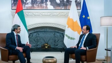 رئيس قبرص يستقبل عبدالله بن زايد ويبحثان العلاقات الثنائية وقضايا المنطقة