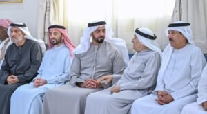 حاكم أم القيوين وأولياء العهود وسيف بن زايد يقدمون واجب العزاء بوفاة عبدالله أمين الشرفاء