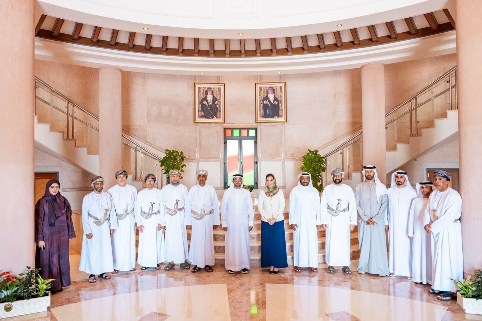 وفد الشارقة يختتم زيارته إلى سلطنة عمان