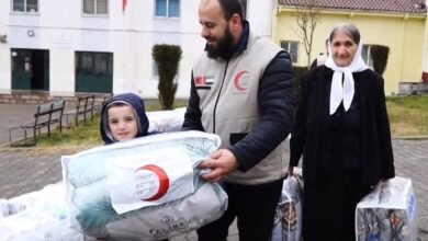 الهلال الأحمر الإماراتي يوزع كسوة الشتاء على 2415 مستفيدًا في ألبانيا