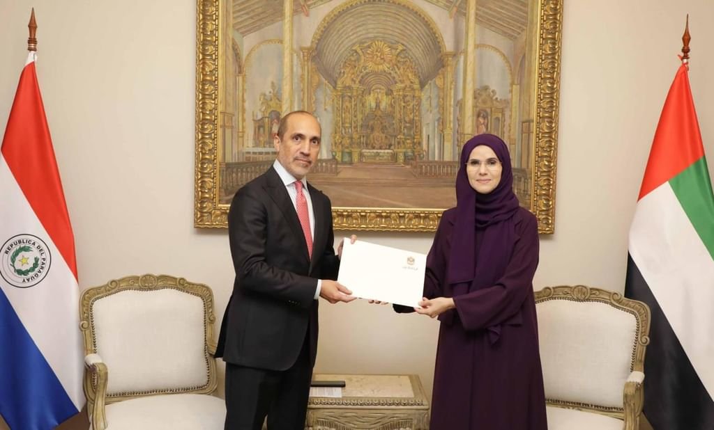 سفيرة الإمارات تقدم نسخة من أوراق اعتمادها إلى نائب وزير خارجية الباراغواي