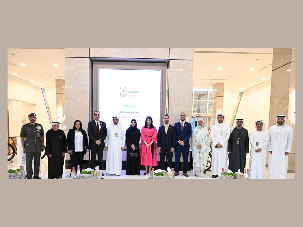 اتحاد المبدعين العرب يمنح الفريق محمد المري وسام الإبداع القيادي