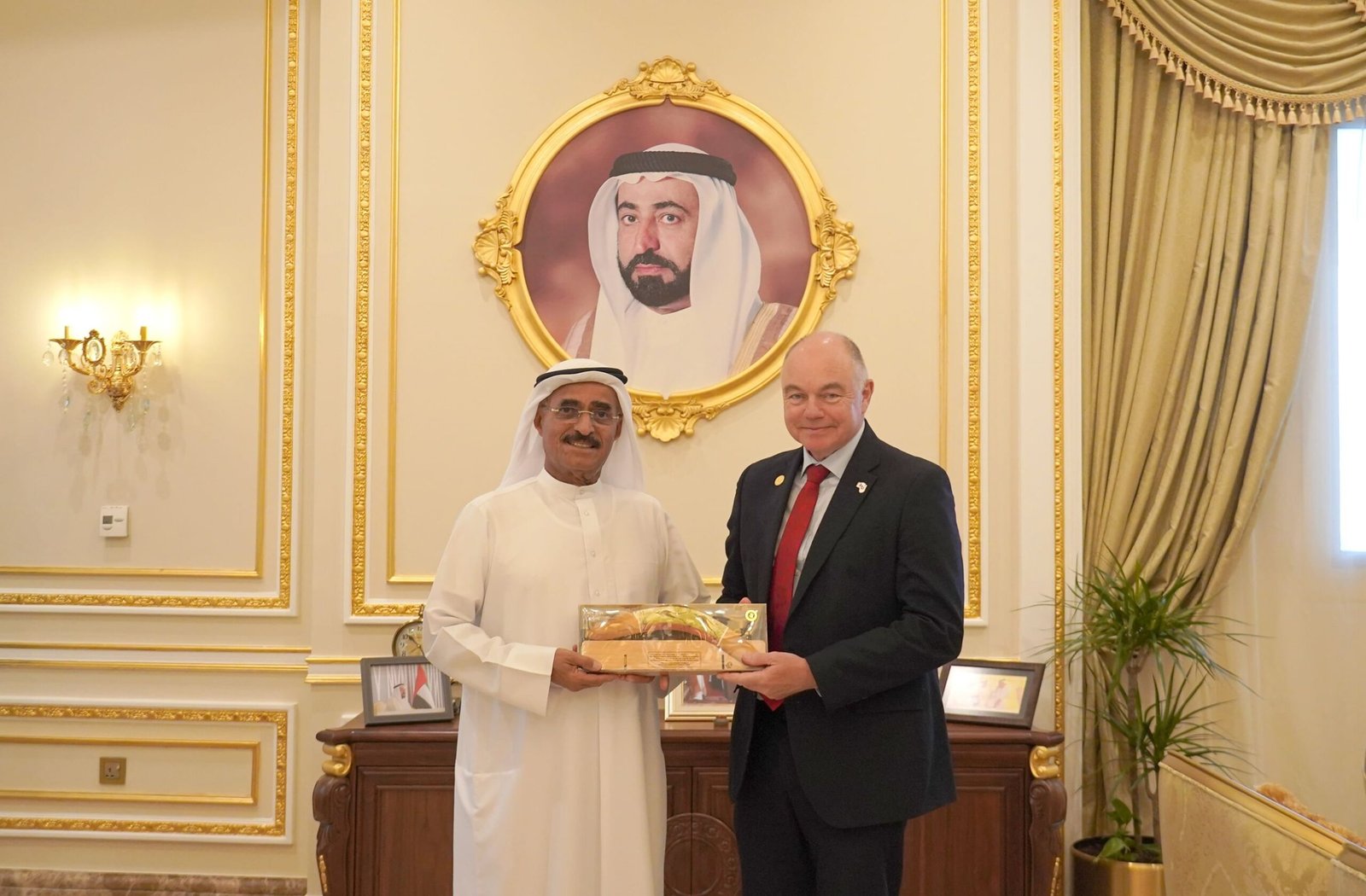 استشاري الشارقة يبحث تعزيز التعاون الأكاديمي مع جامعة مردوخ الأسترالية 1 استشاري الشارقة يبحث تعزيز التعاون الأكاديمي مع جامعة مردوخ الأسترالية