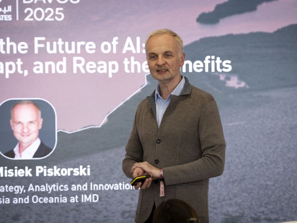 جناح الإمارات في “دافوس 2025” يستضيف جلسة تفاعلية حول مستقبل الذكاء الاصطناعي