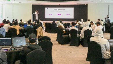 شرطة الشارقة تطلق منافسات تحدي "التقاط العلم"