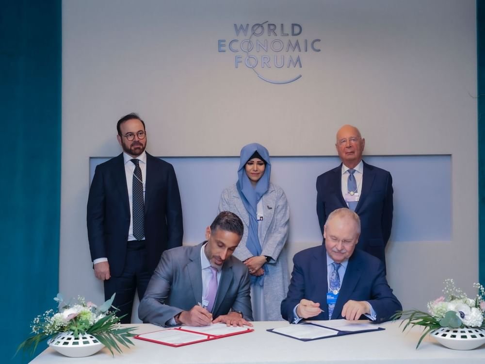 بحضور لطيفة بنت محمد ..حكومة الإمارات تجدد شراكتها مع المنتدى الاقتصادي العالمي بمجال تبني تقنيات الثورة الصناعية الرابعة