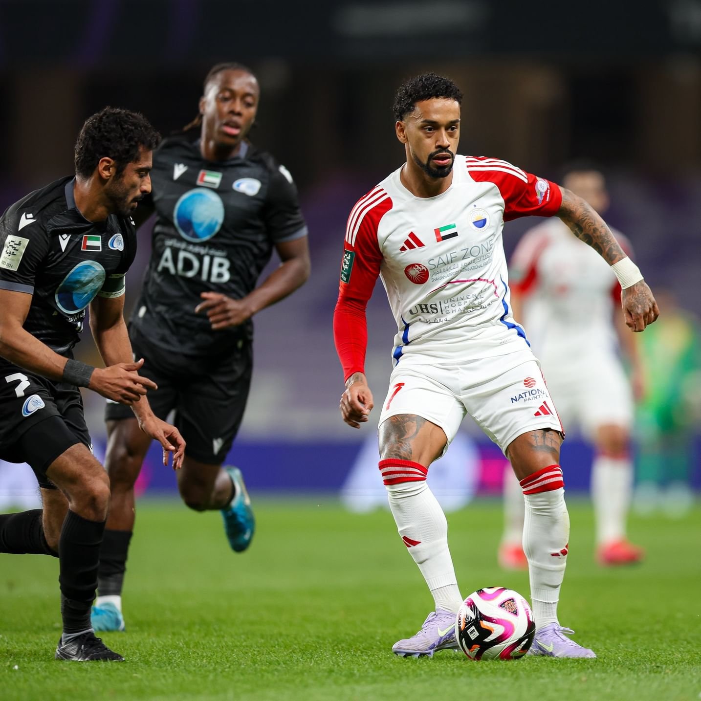 الشارقة يتأهل إلى نصف نهائي كأس رئيس الدولة لكرة القدم