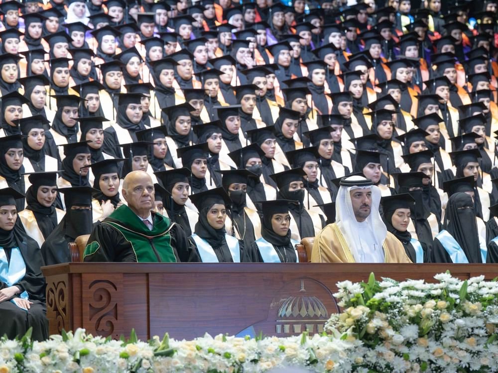 سلطان بن أحمد القاسمي يشهد حفل تخريج طالبات جامعة الشارقة دفعة "خريف 2024"