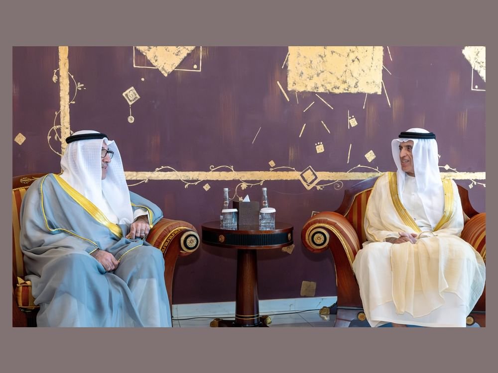 سعود بن صقر يستقبل القنصل العام لدولة الكويت