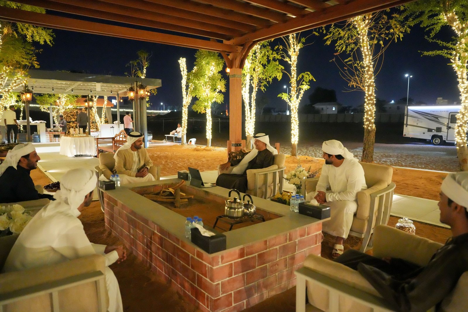 ولي عهد رأس الخيمة يزور رجل الأعمال خالد عبدالله يوسف