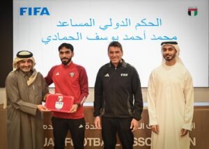 اتحاد الكرة يُسلّم 31 حكماً الشارة الدولية لعام 2025