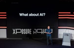 الرئيس السابق لوكالة "أسوشيتد برس" يستشرف في "اكسبوجر" مستقبل شفافية المحتوى في عصر الذكاء الاصطناعي