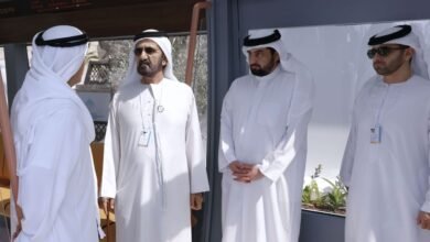 محمد بن راشد يطّلع على نظام النقل المستقبلي "ريل باص" والمشروع الأيقوني "ثيرم دبي"