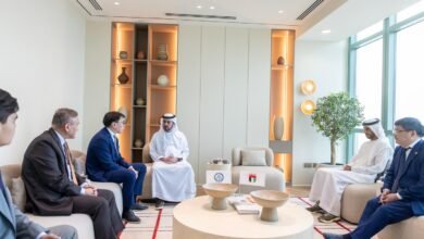 حمدان بن مبارك يلتقي وفدًا كازاخستانيًا