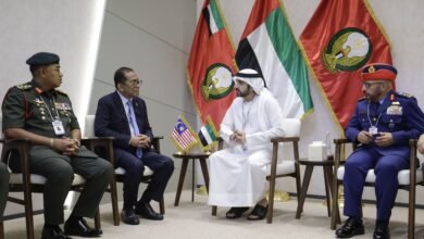 حمدان بن محمد يستقبل وزير الدفاع الماليزي ويبحث معه سبل تعزيز التعاون الثنائي