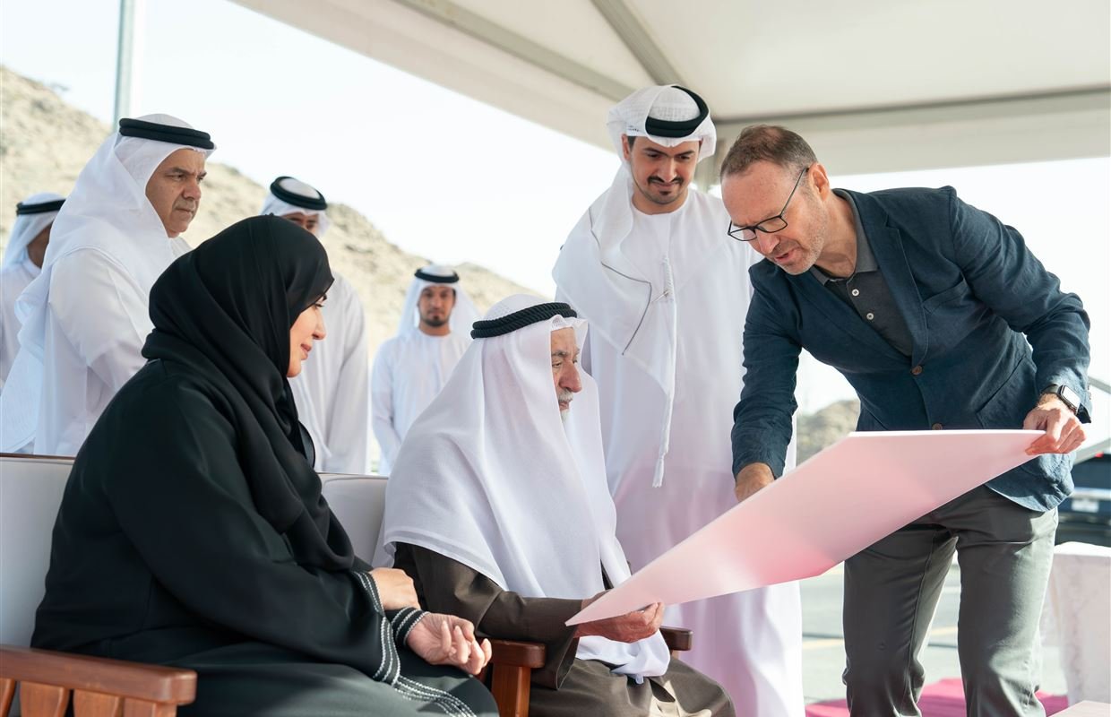 حاكم الشارقة يتفقد عدداً من المشروعات في مدينة كلباء