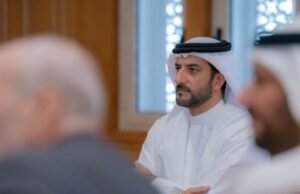 سلطان بن أحمد القاسمي يطلع على مشروع محطة هجينة تعمل بالطاقة الشمسية لتحلية المياه بجامعة الشارقة