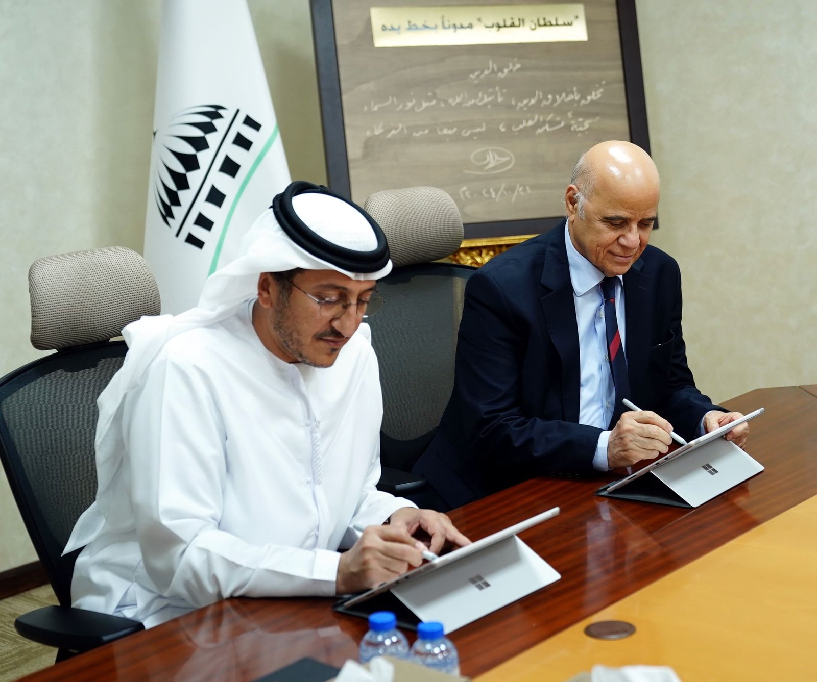 جامعة الشارقة والشبكة العربية للإبداع والابتكار توقّعان مذكرة تفاهم