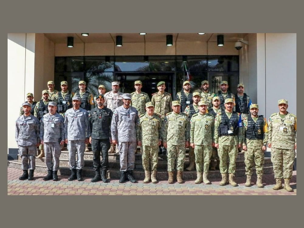 قائد الحرس الوطني يشهد تمارين الحرس الوطني الكويتي