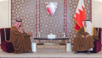 ولي عهد البحرين يستقبل رئيس المكتب الوطني للإعلام