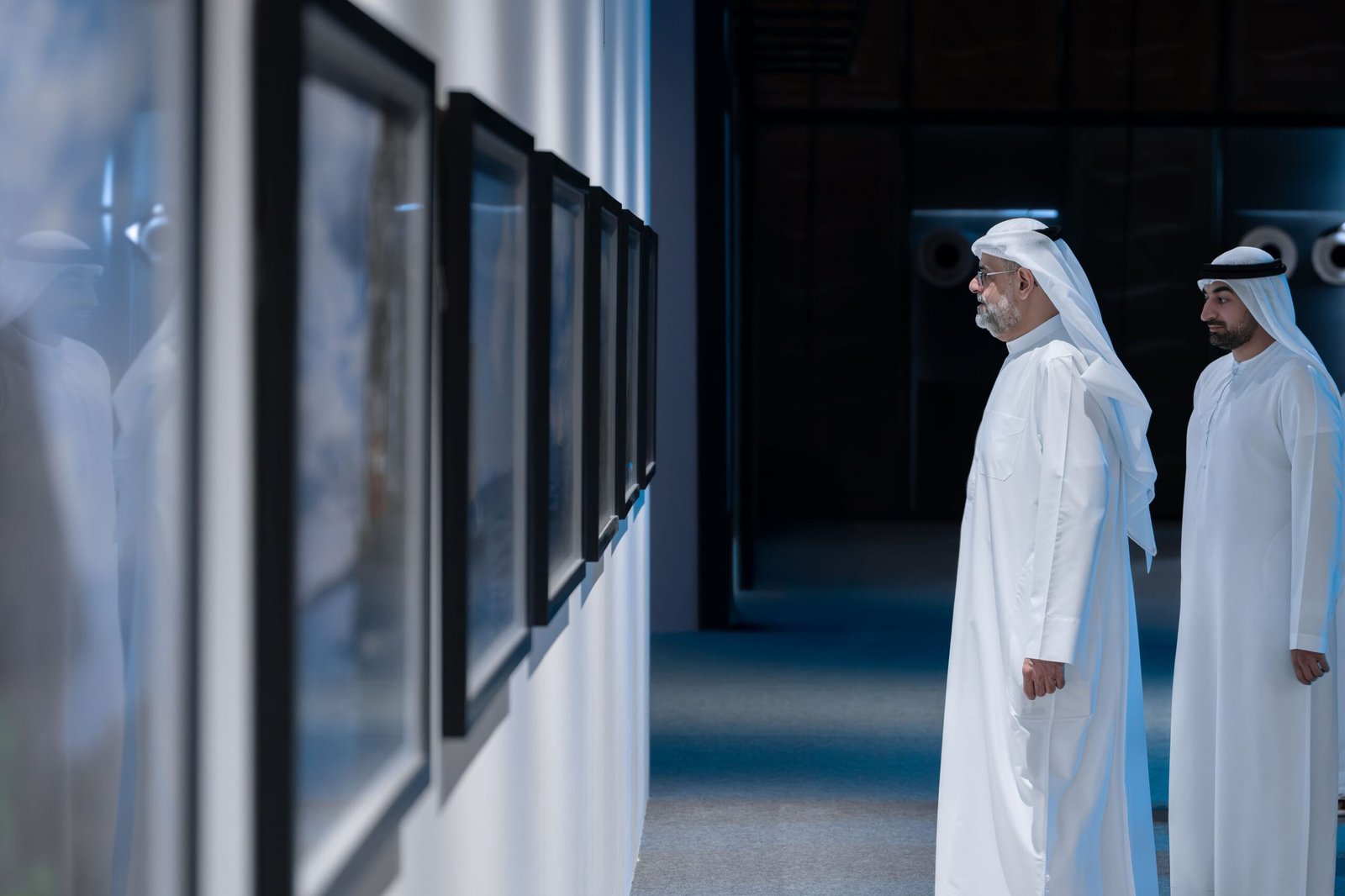 ولي عهد الشارقة يزور مهرجان الشارقة للتصوير "اكسبوجر"