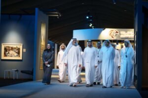 ولي عهد الشارقة يزور مهرجان الشارقة للتصوير "اكسبوجر"