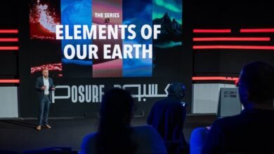 بين السماء والأرض.. مصورون عالميون يجسدون قوة الطبيعة وغموضها في "اكسبوجر 2025"