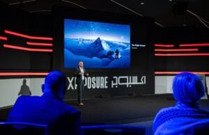 بين السماء والأرض.. مصورون عالميون يجسدون قوة الطبيعة وغموضها في "اكسبوجر 2025"