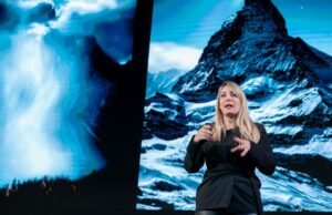 بين السماء والأرض.. مصورون عالميون يجسدون قوة الطبيعة وغموضها في "اكسبوجر 2025"