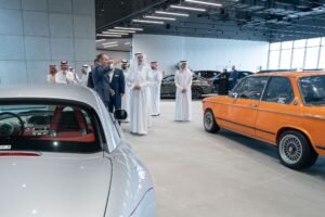 ولي عهد الشارقة يفتتح معرض ومركز صيانة المركز الميكانيكي للخليج العربي