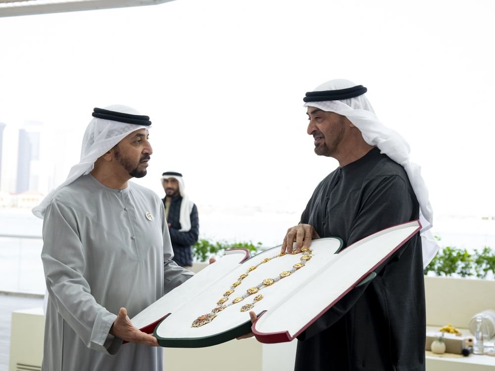 رئيس الدولة يقلد حمدان بن زايد “وسام أم الإمارات” ويكرم الفائزين بالدورة السابعة من برنامج الشيخة فاطمة للتميز والذكاء المجتمعي 1 رئيس الدولة يقلد حمدان بن زايد “وسام أم الإمارات” ويكرم الفائزين بالدورة السابعة من برنامج الشيخة فاطمة للتميز والذكاء المجتمعي