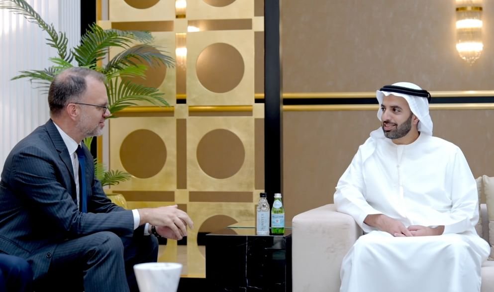 ولي عهد رأس الخيمة يستقبل القنصل الأمريكي