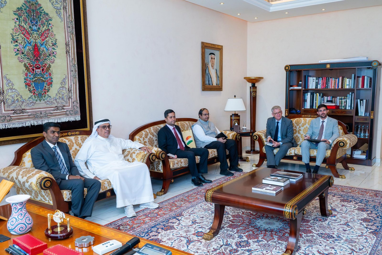 سعود بن صقر يستقبل سفير جمهورية الهند وقنصلها العام 1 سعود بن صقر يستقبل سفير جمهورية الهند وقنصلها العام