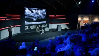 جوناثان سكوت يأخذ جمهور "اكسبوجر 2025" في رحلة بصرية عبر هجرة ثيران النو الكبرى